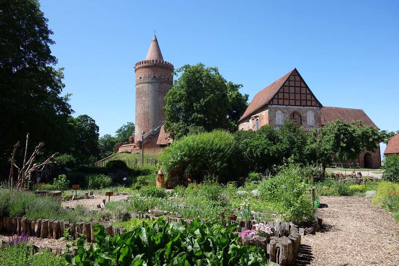 images/gartenbilder/burg_stargard-krautergarten/burgstargard_1.jpg