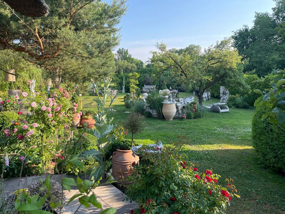 images/gartenbilder/bartenshagen_teakgalerie_krueger/garten_krueger_02.jpg